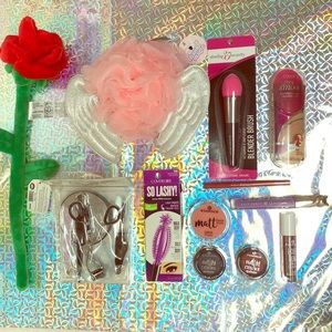 Lot 12 pieces of beauty #2 $38.00